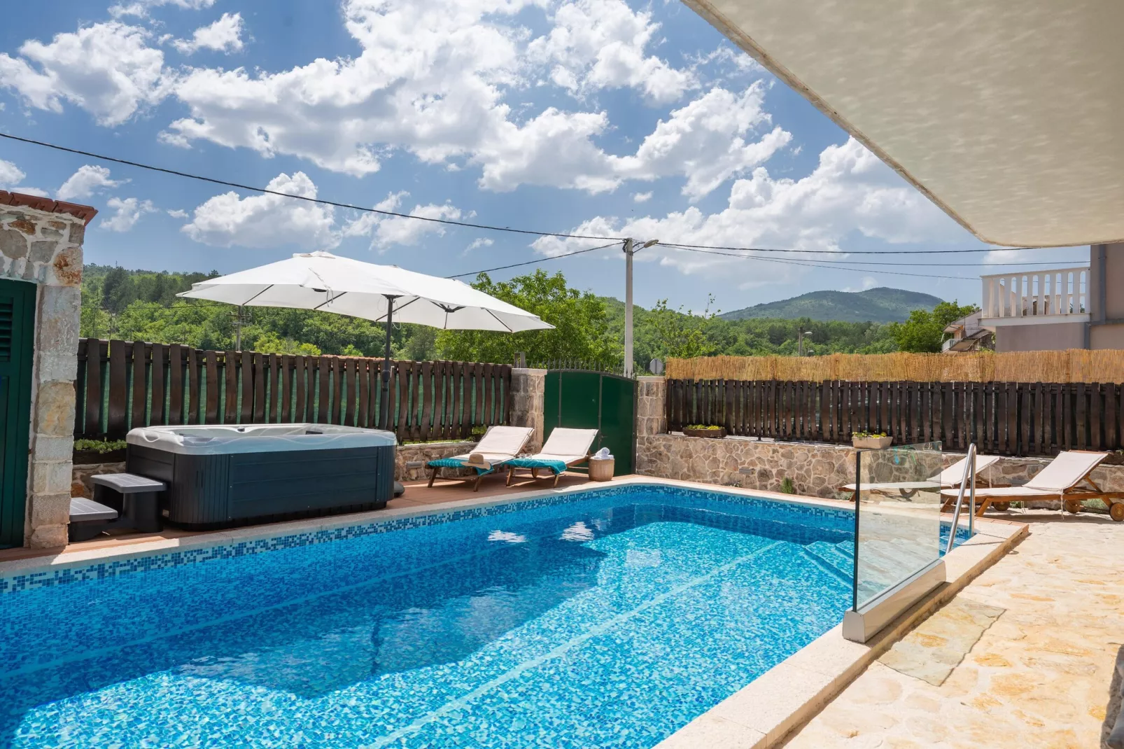 VILLA OLD HOUSE - Zwembad