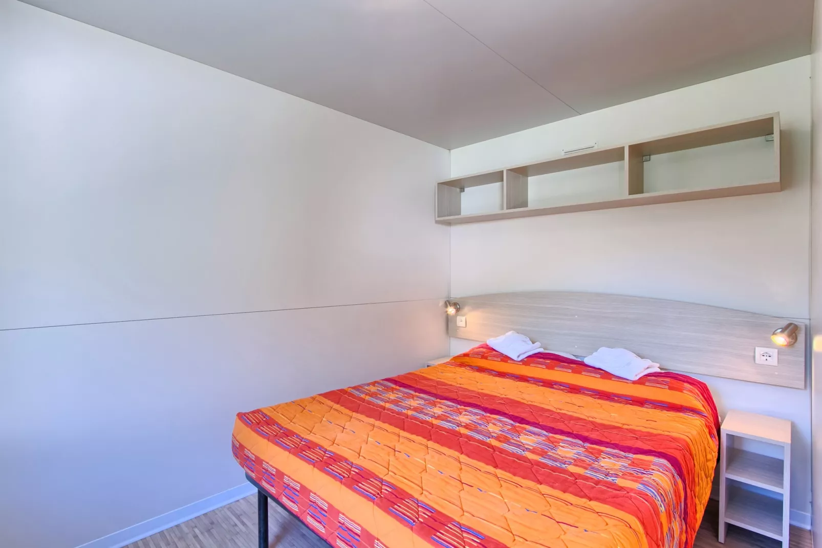 Camping Oliva / STANDARD mobile home MO85 - Slaapkamer