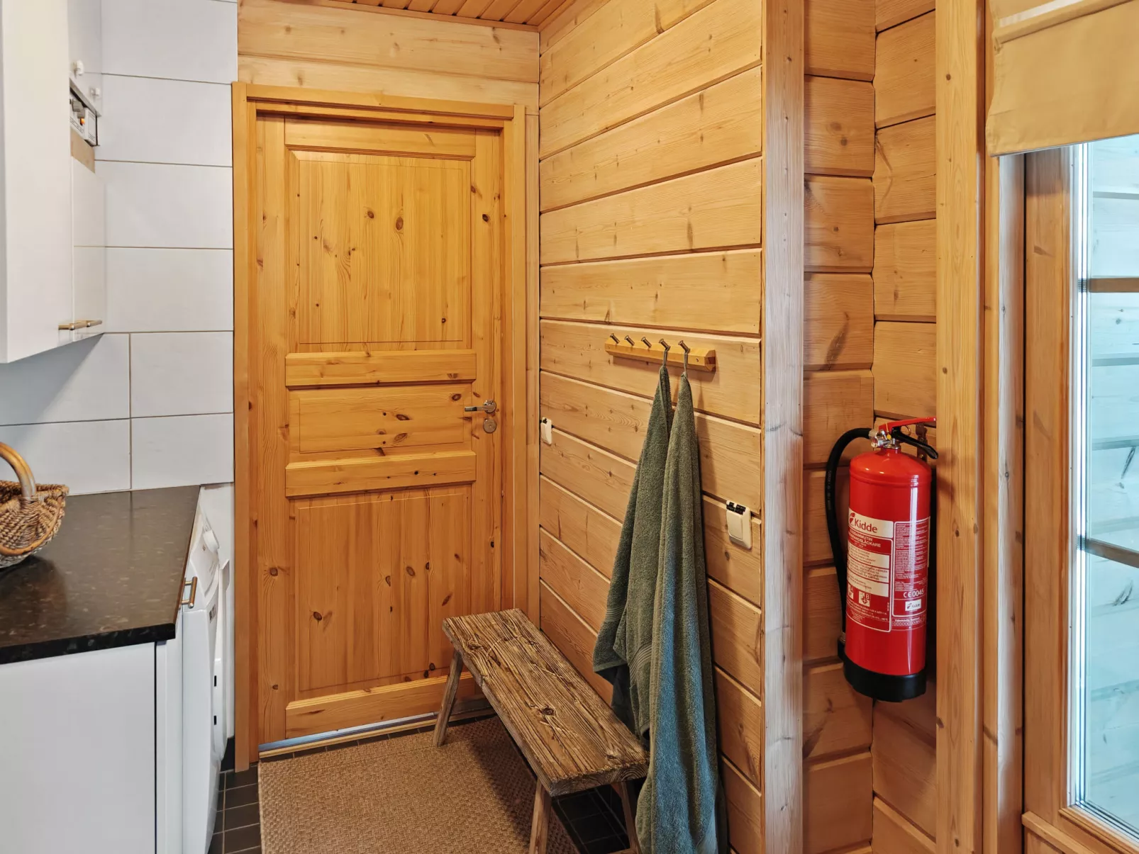 Ihtingin koskikara - Binnen