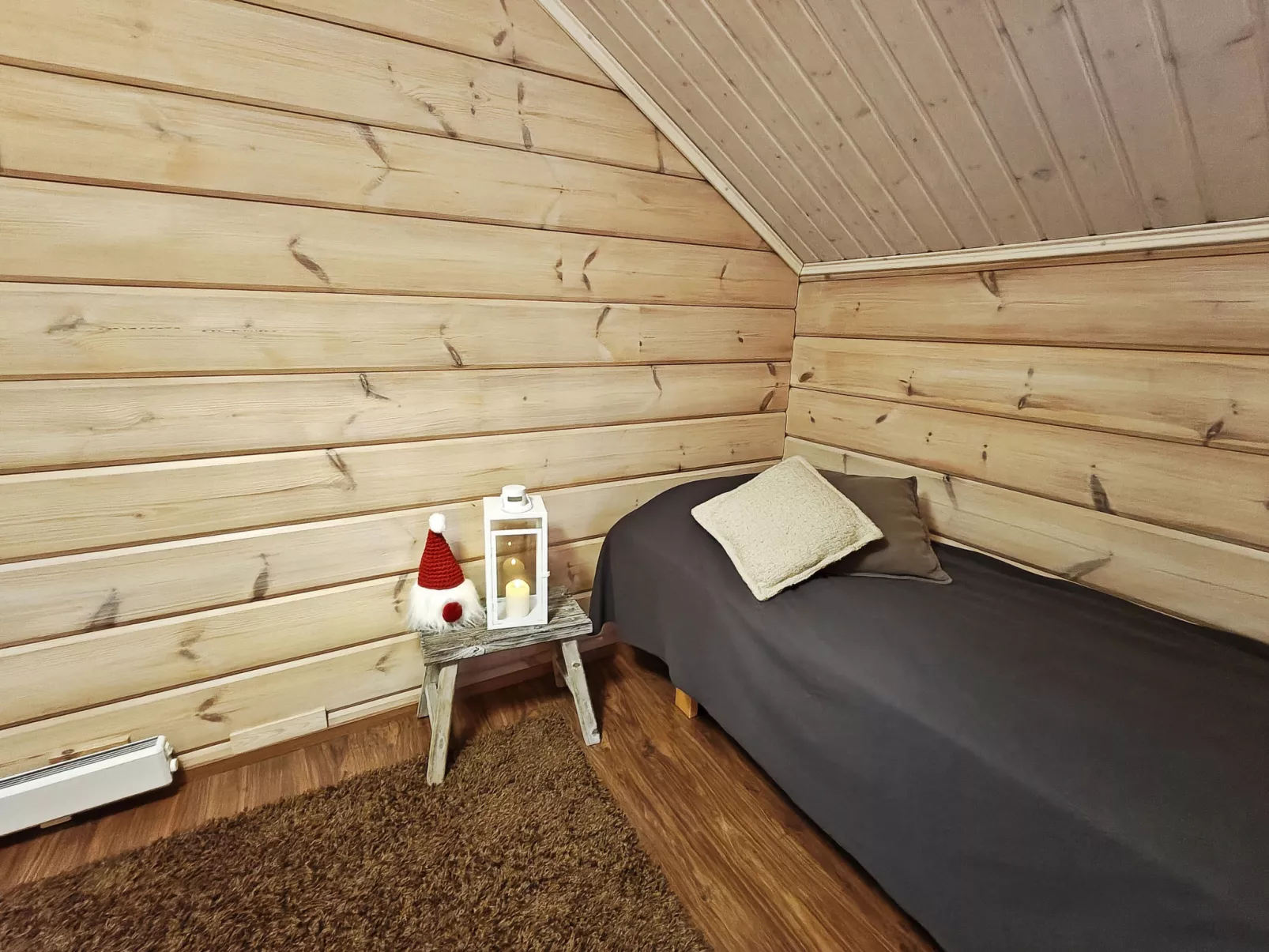 Ihtingin koskikara - Binnen