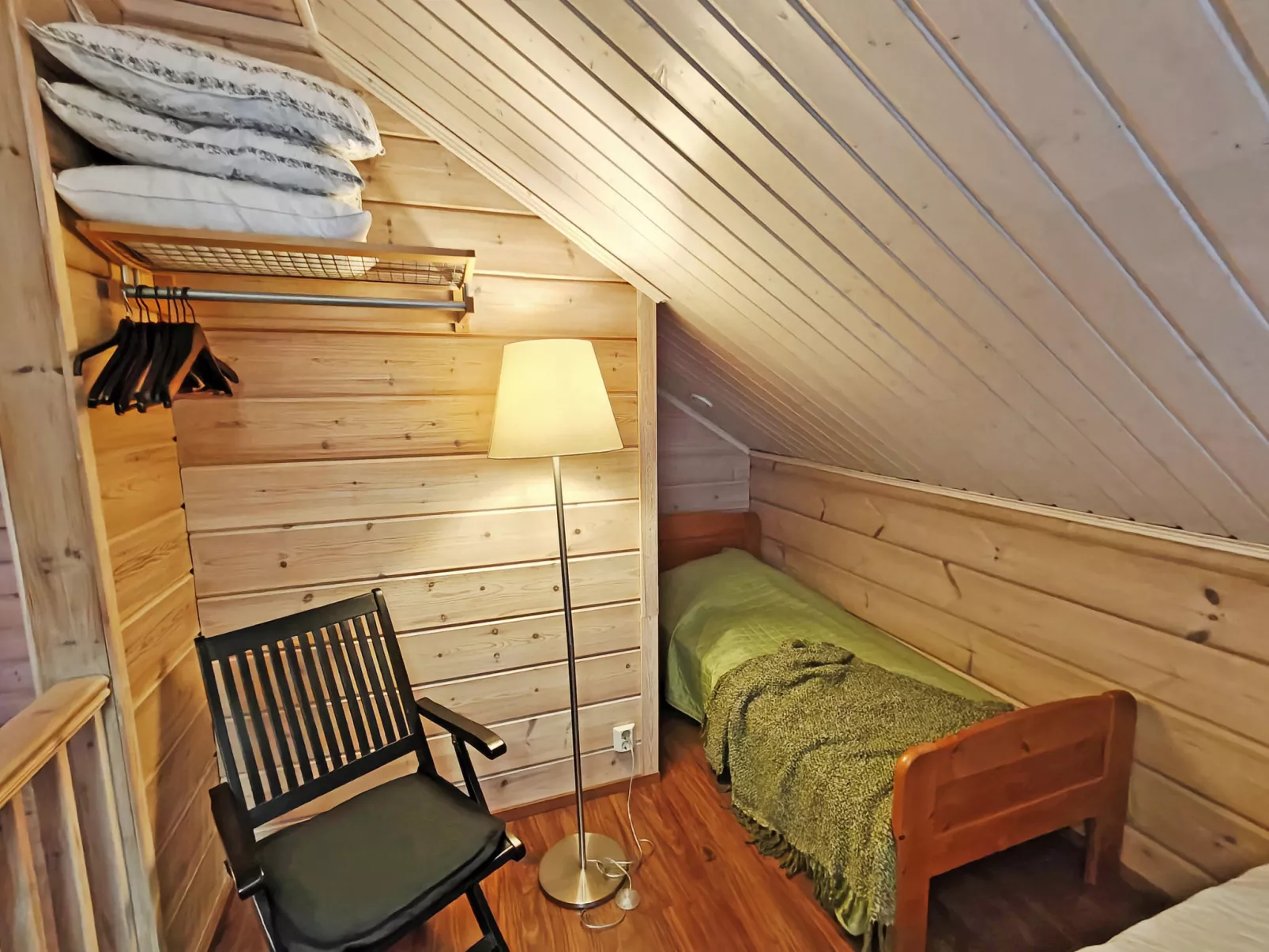 Ihtingin koskikara - Binnen