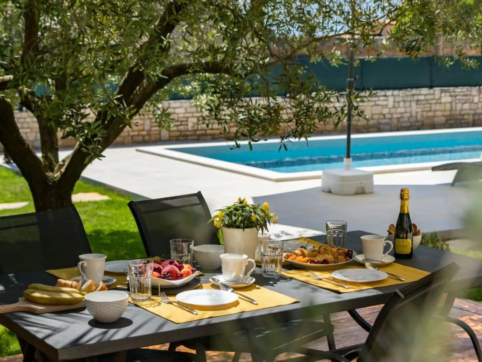 Villa Pietra - Buiten