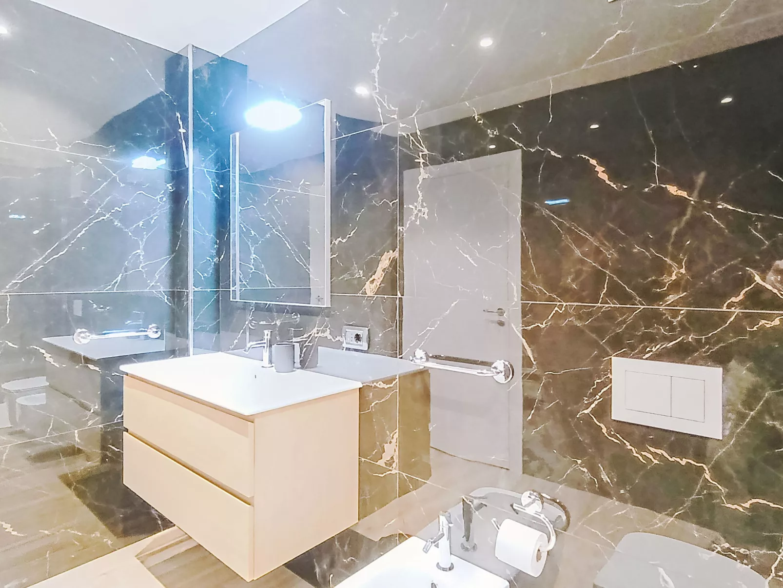 Garda Oasis and Horizon - Binnen