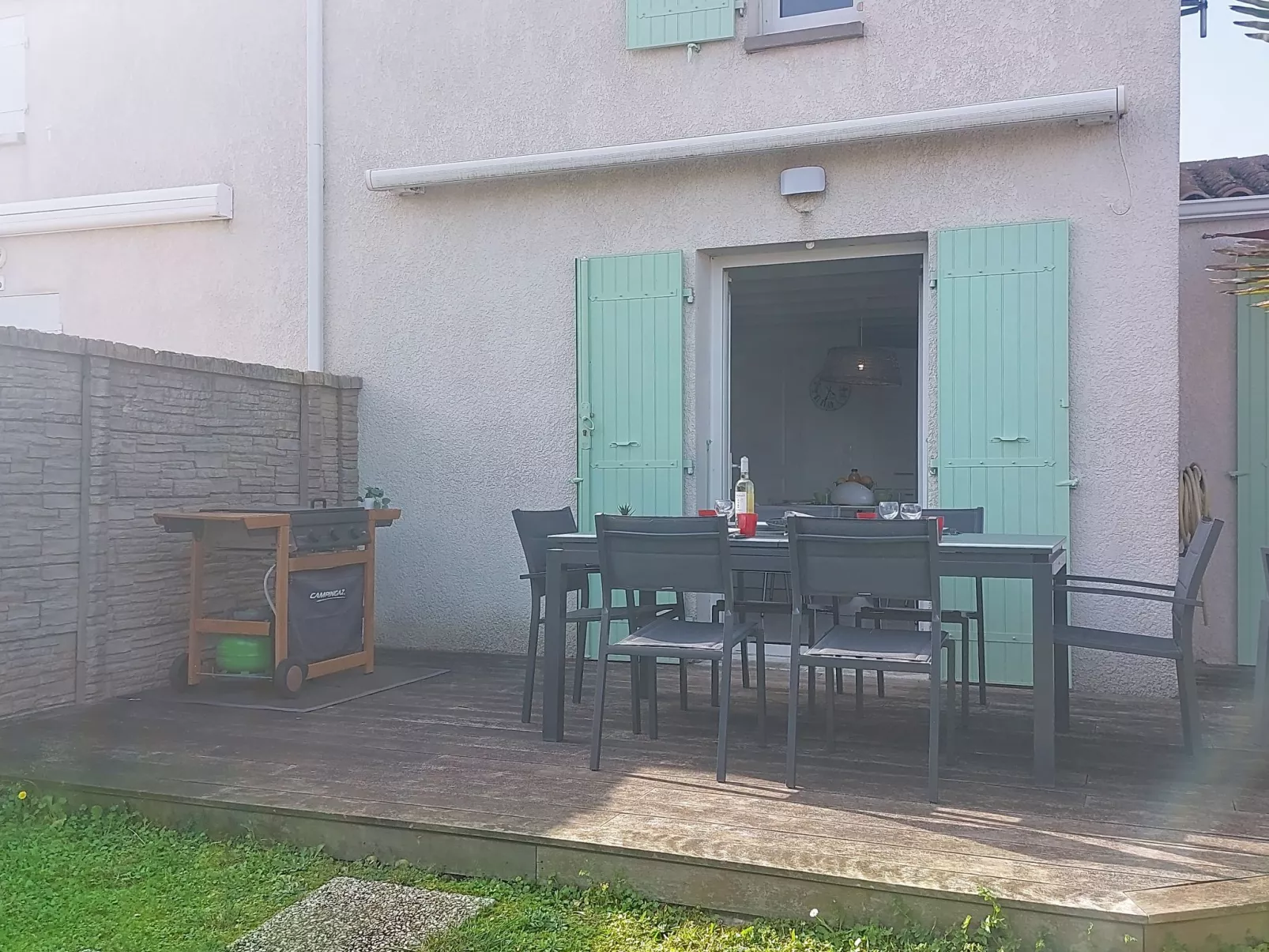 Les Alysées - Buiten