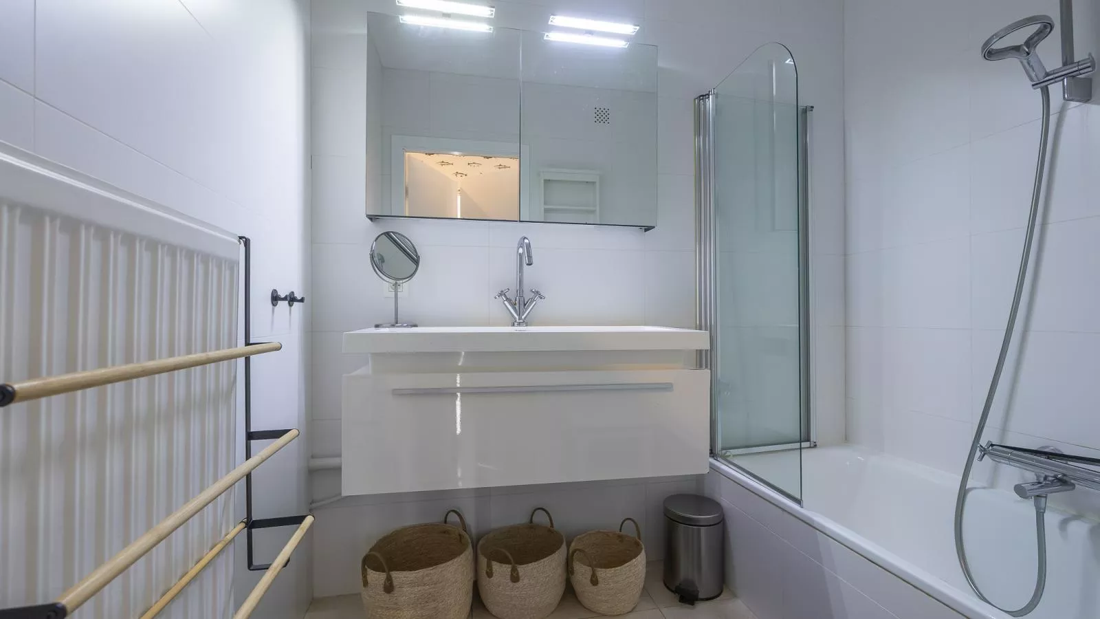 Rising Sun - 0101 - Badkamer