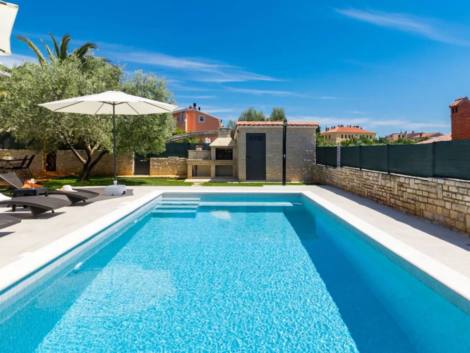 Villa Pietra - Buiten