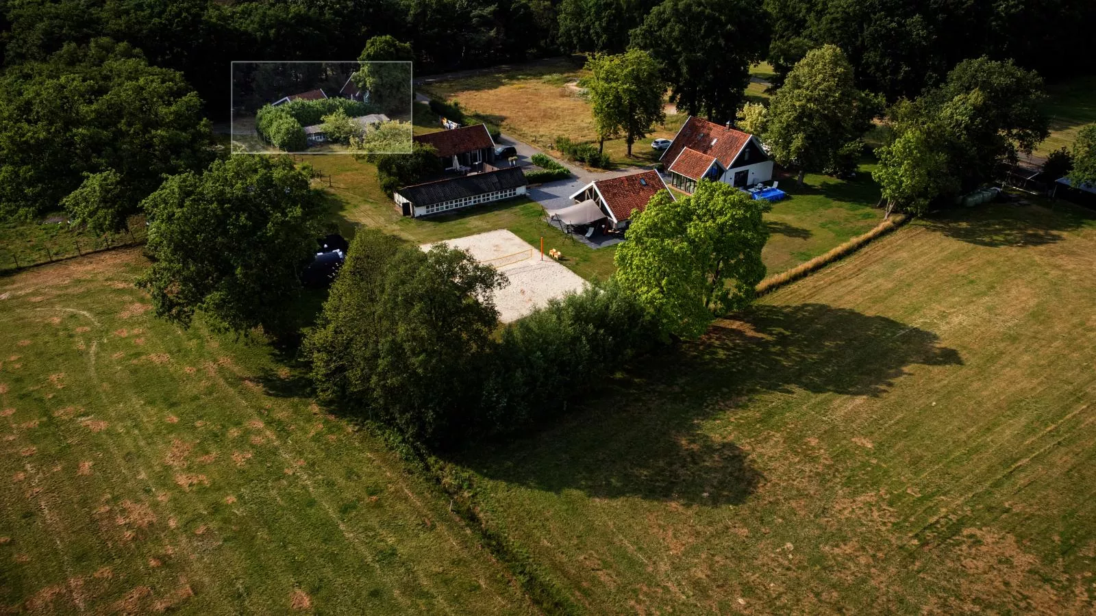 Design Lodge Twente - Buitenkant zomer