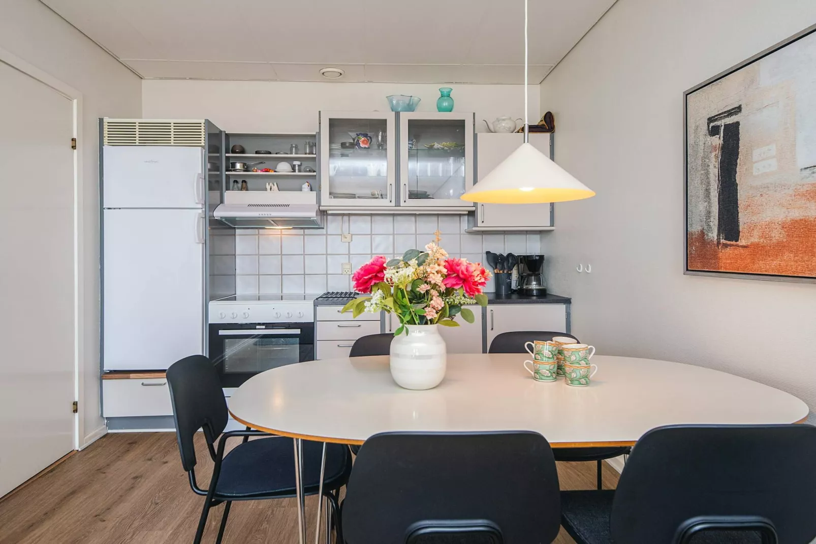 1 room w/seaview - Binnen