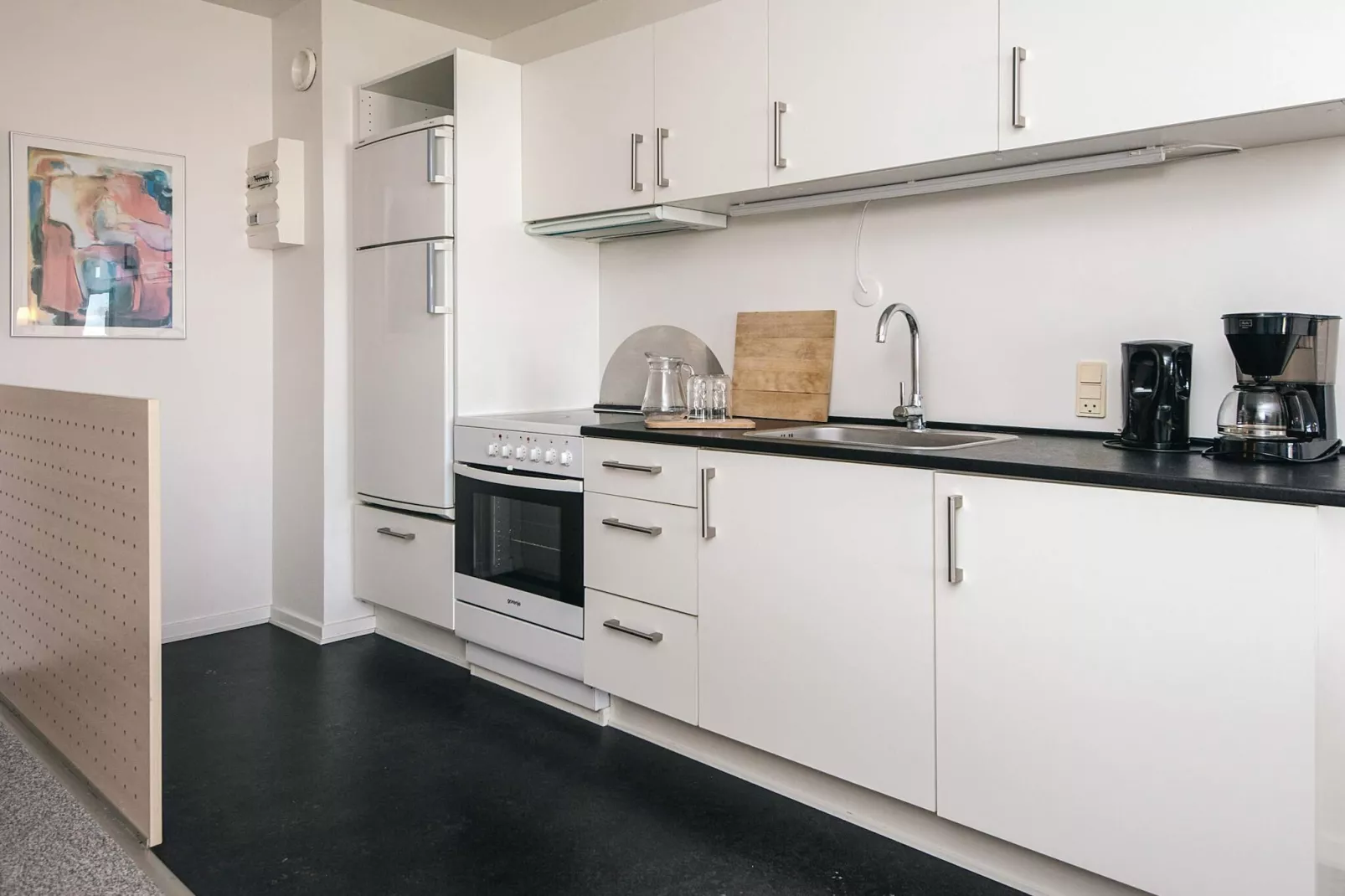 2 rooms w/partially seaview - Binnen