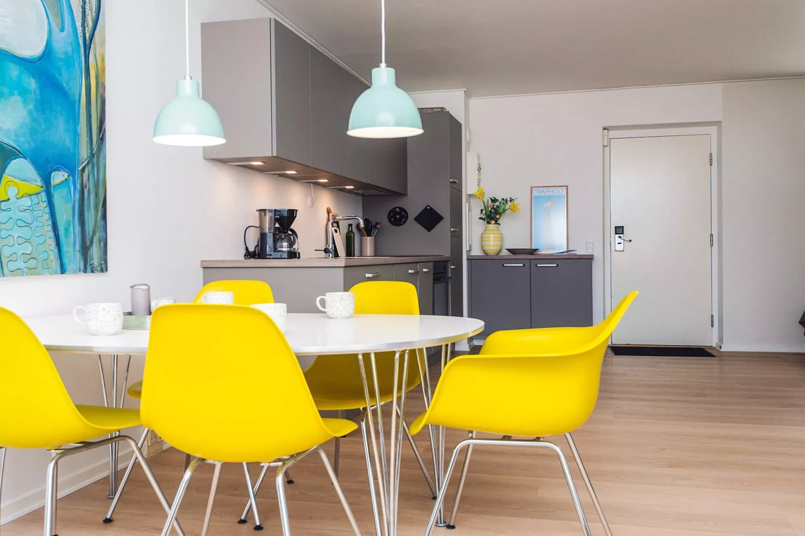 2 rooms w/partially seaview - Binnen