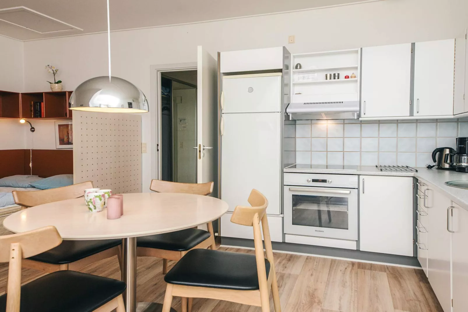 1 room w/seaview - Binnen