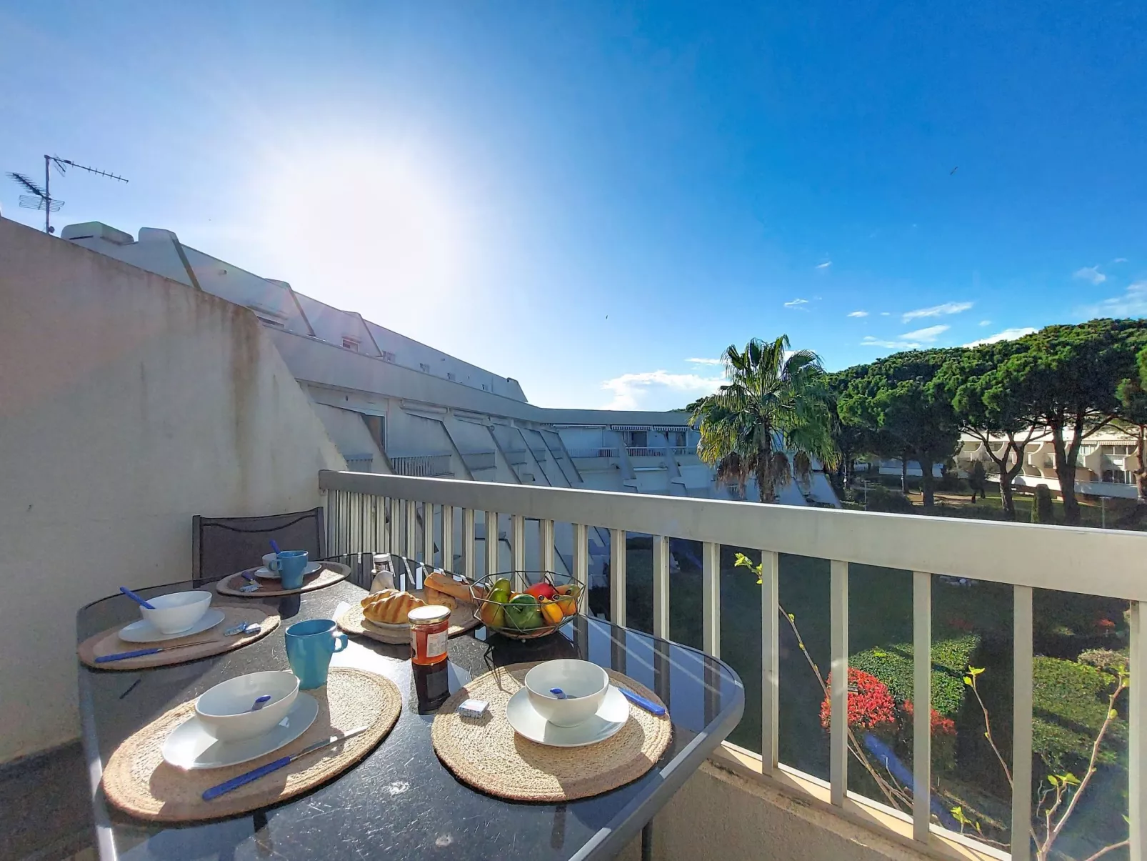 La Frégate - Buiten