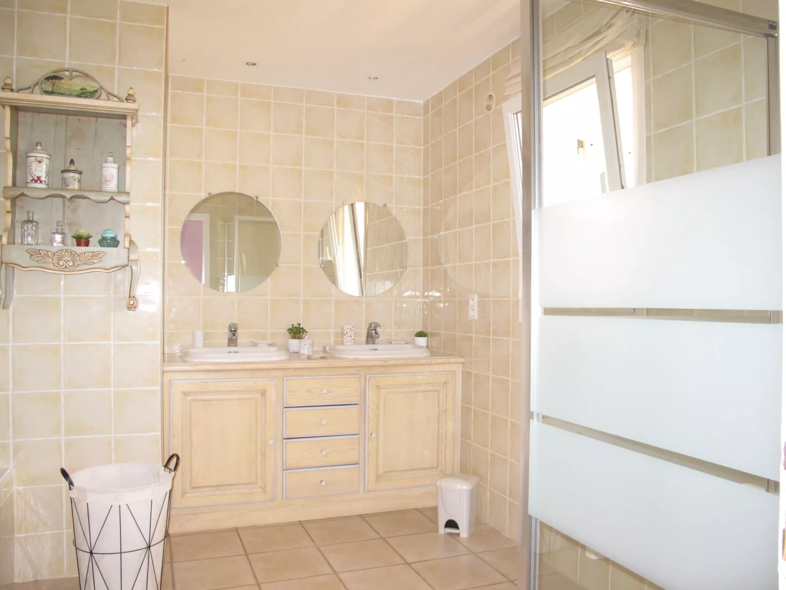 Les Piboules - Binnen