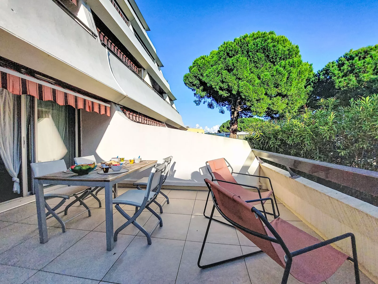 Le Méridien - Buiten