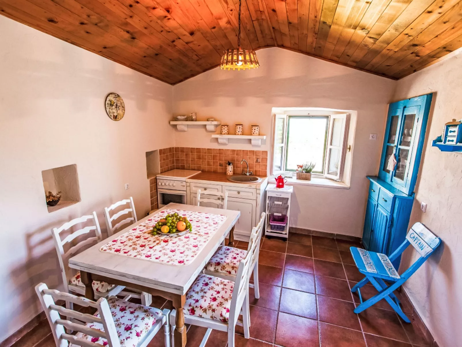 Natura with private pool - Binnen