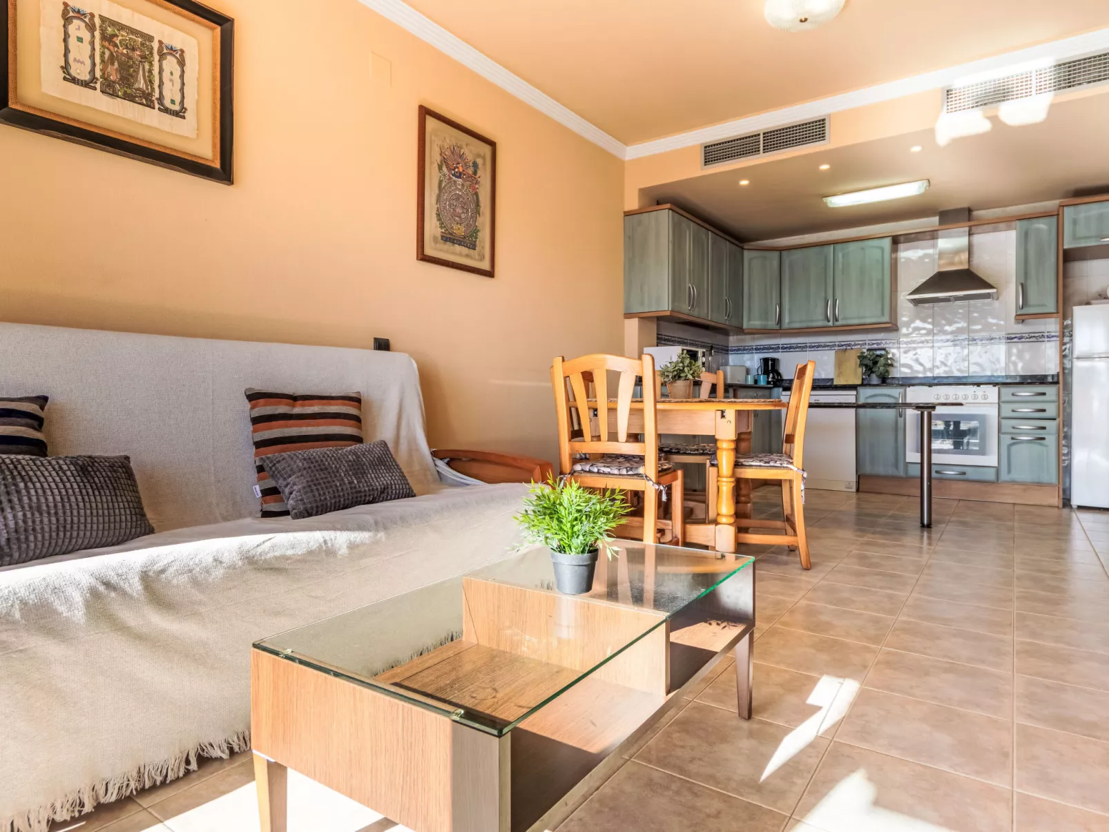 Playa Delicias - Binnen