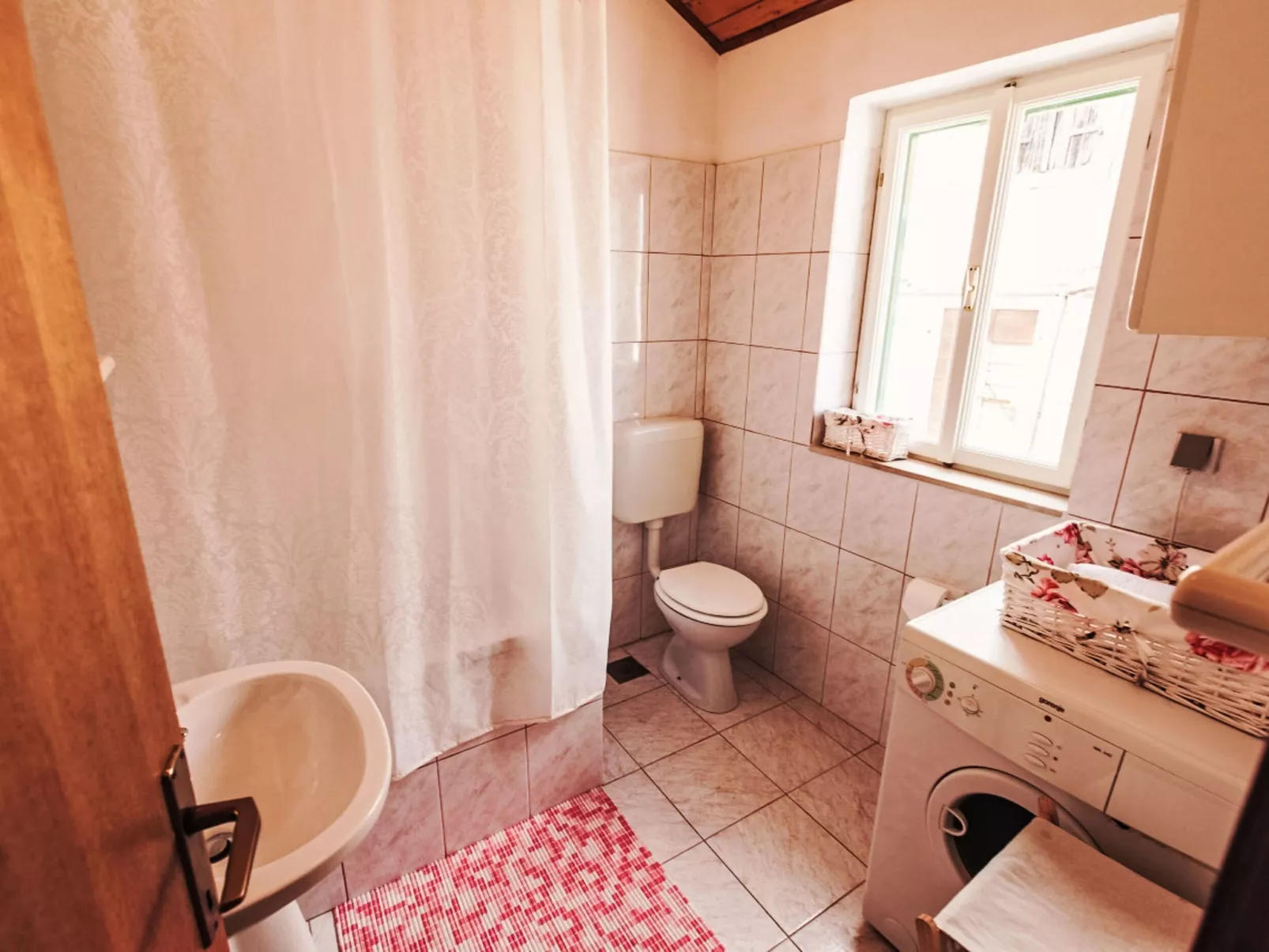 Natura with private pool - Binnen