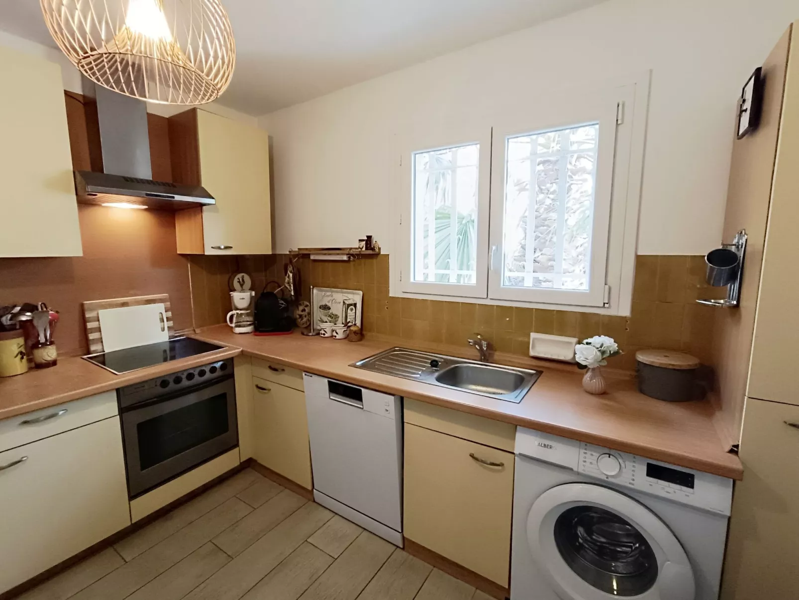 Les Troenes - Binnen