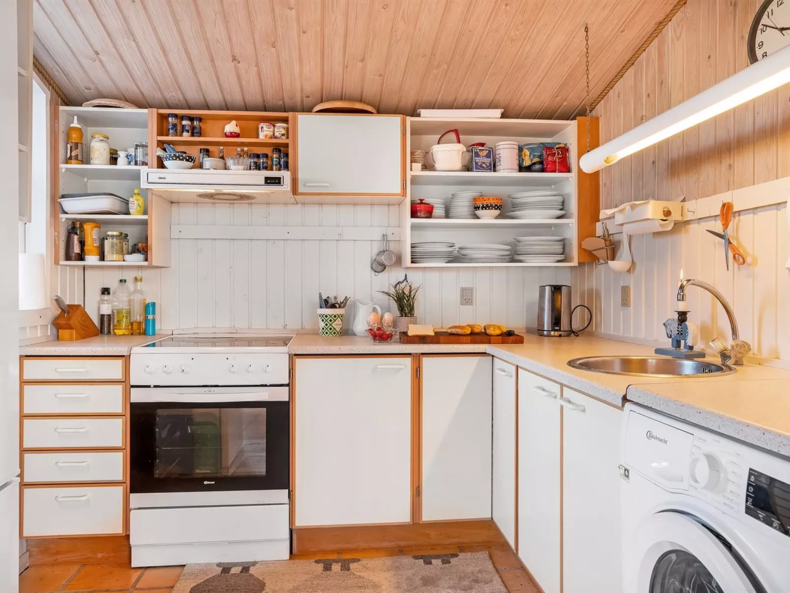 "Valpuri" - 150m from the sea - Binnen