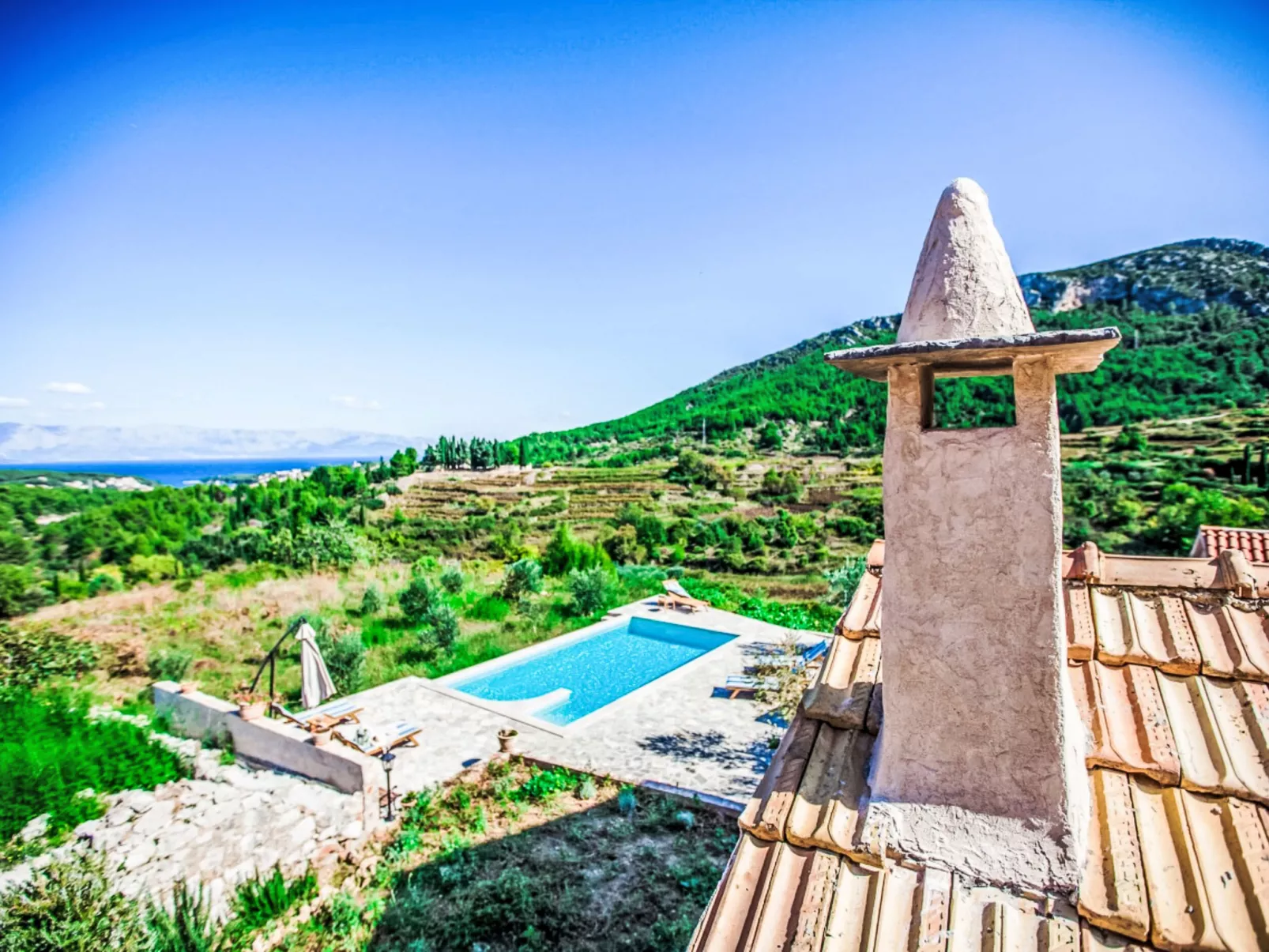 Natura with private pool - Buiten