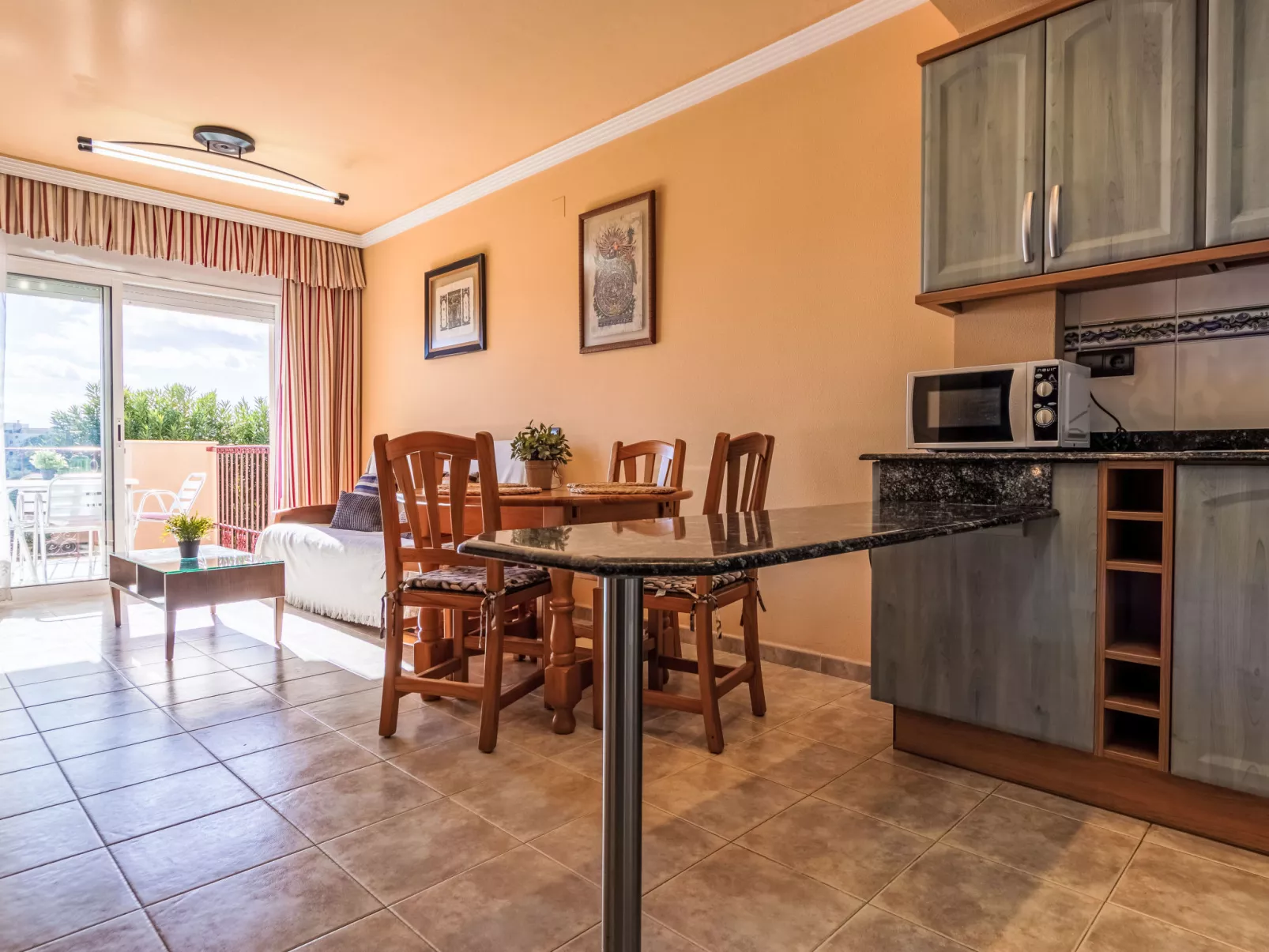 Playa Delicias - Binnen