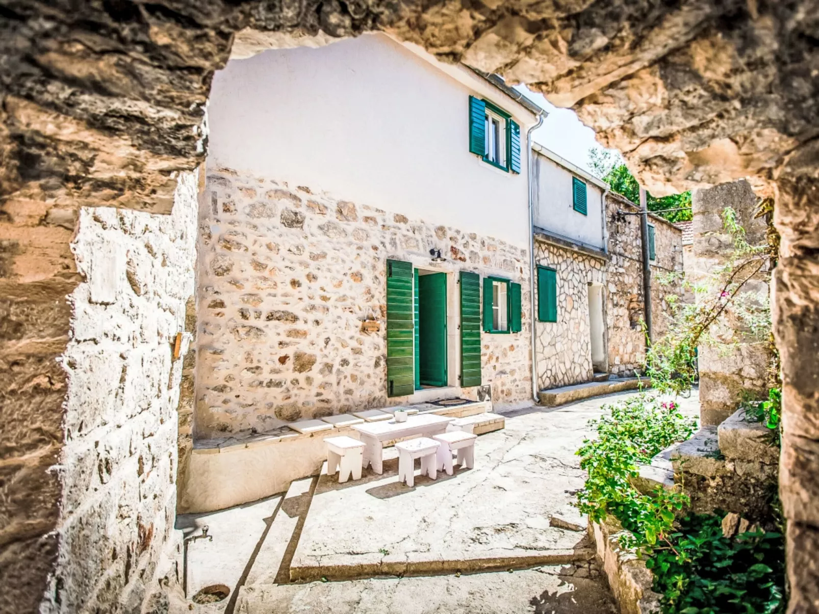 Natura with private pool - Buiten