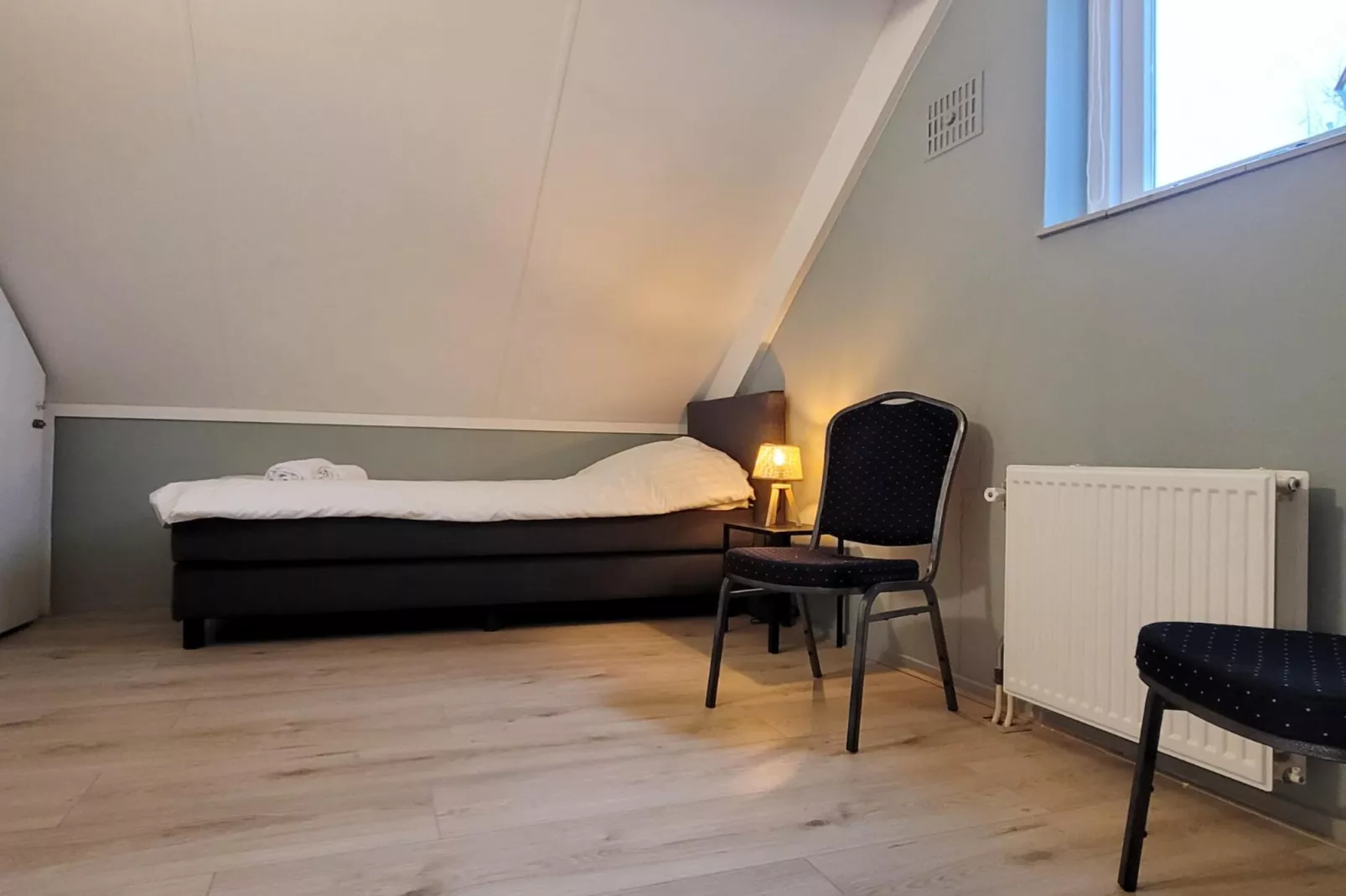 6 - Persons Forest Bungalow (copy) - Slaapkamer
