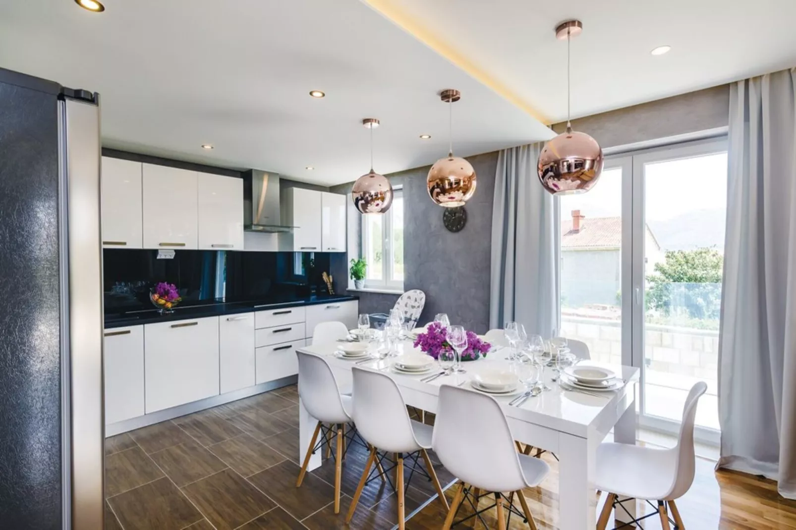 HOLIDAY HOUSE STONE BLISS