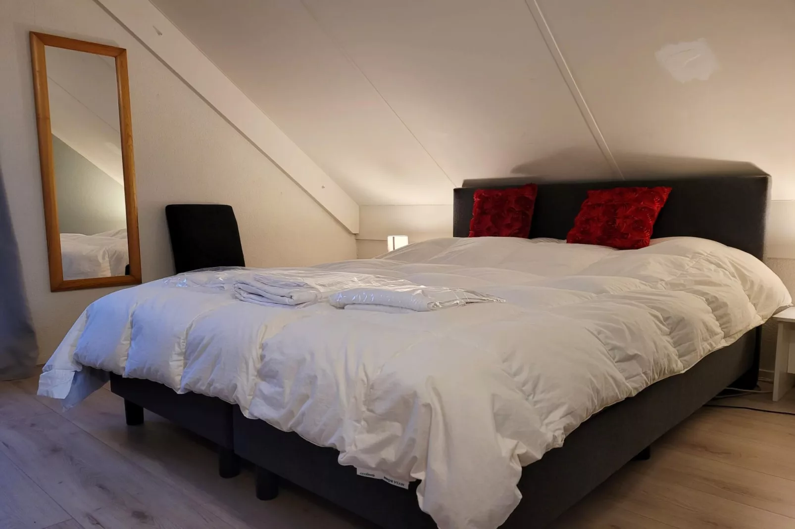 6 - Person Forest Pet & Family Bungalow - Slaapkamer