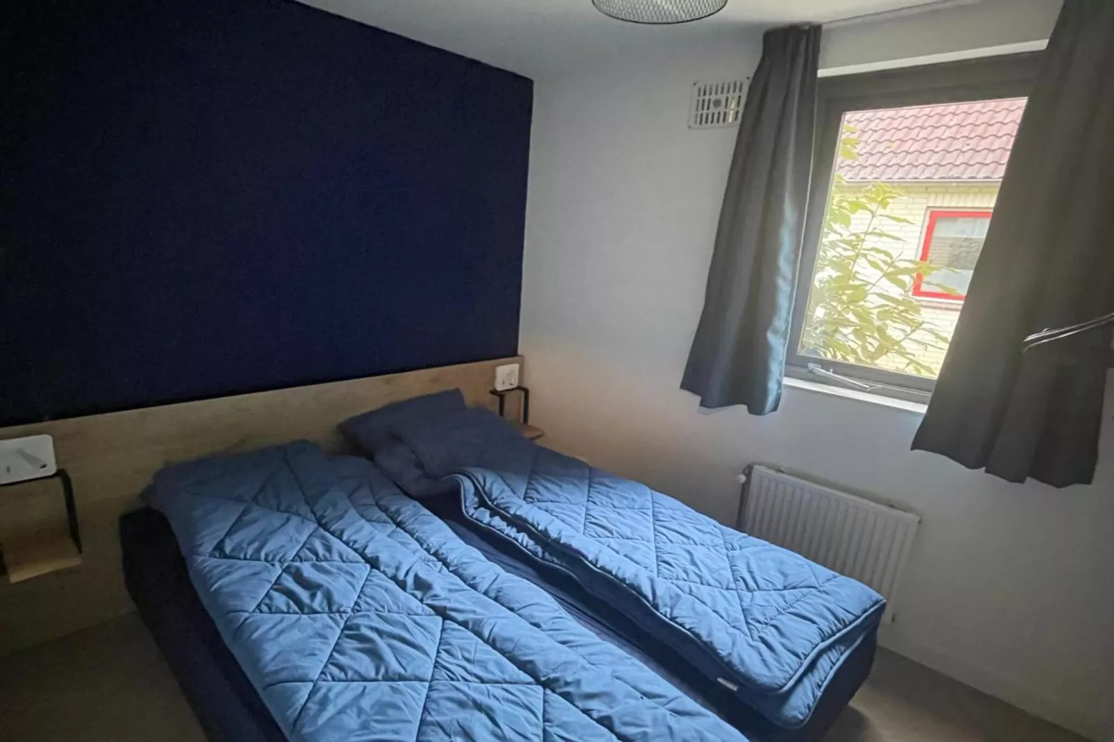 6 - Persons Lakeside Bungalow (copy) - Slaapkamer
