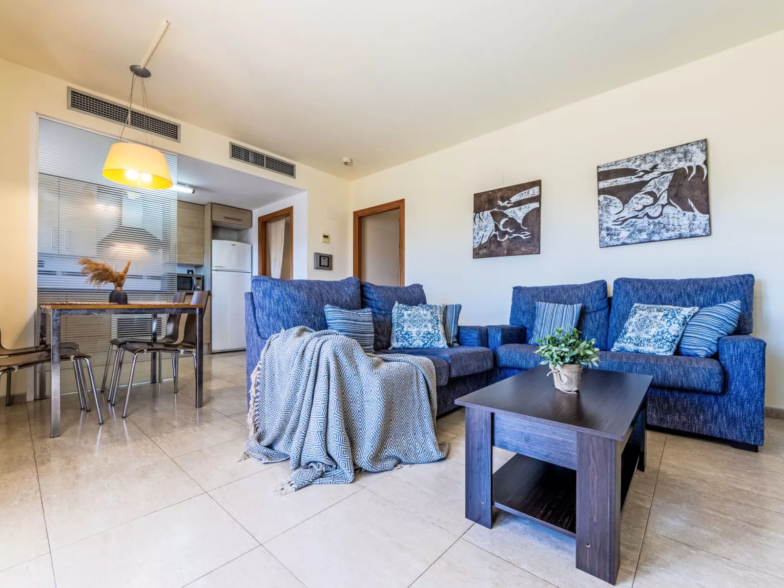 Golden Beach - Binnen