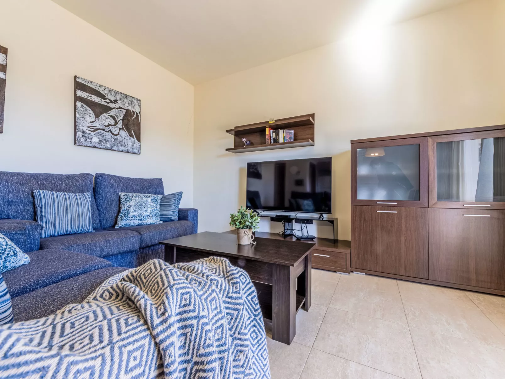 Golden Beach - Binnen