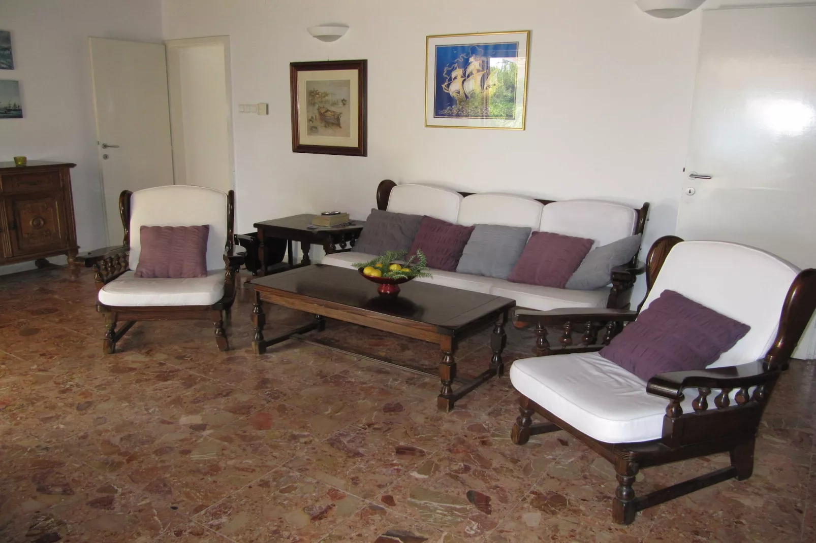 Beach House Nono - Four Bedroom Villa with Swimming Pool - Woonkamer