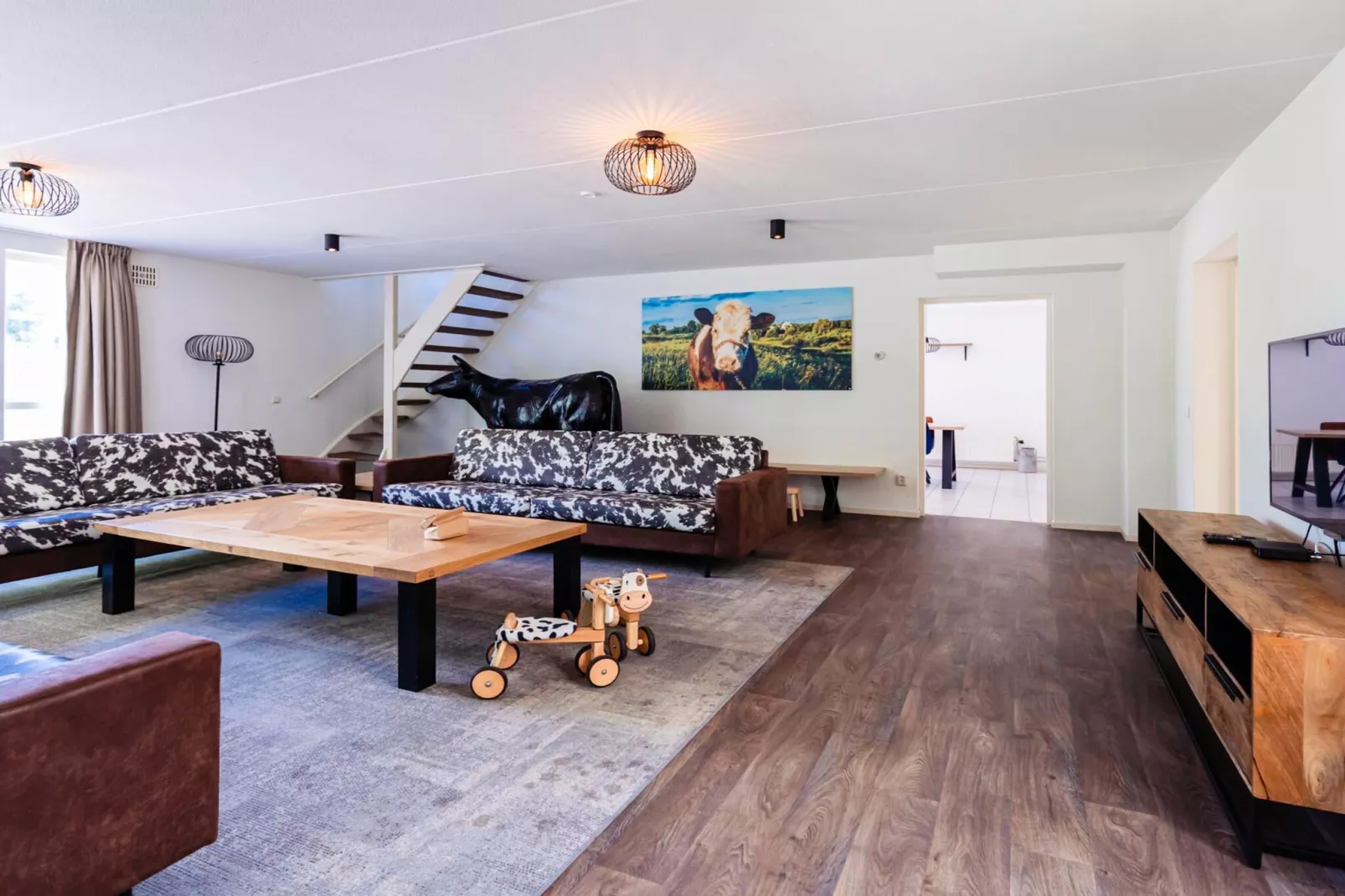 16 - Persons Family bungalow - Woonkamer