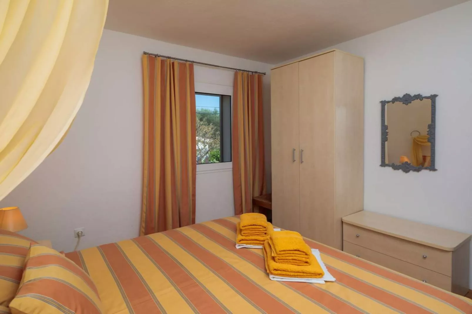 Apartment Oaza - Three Bedroom Apartment with Terrace and Sea View - Slaapkamer