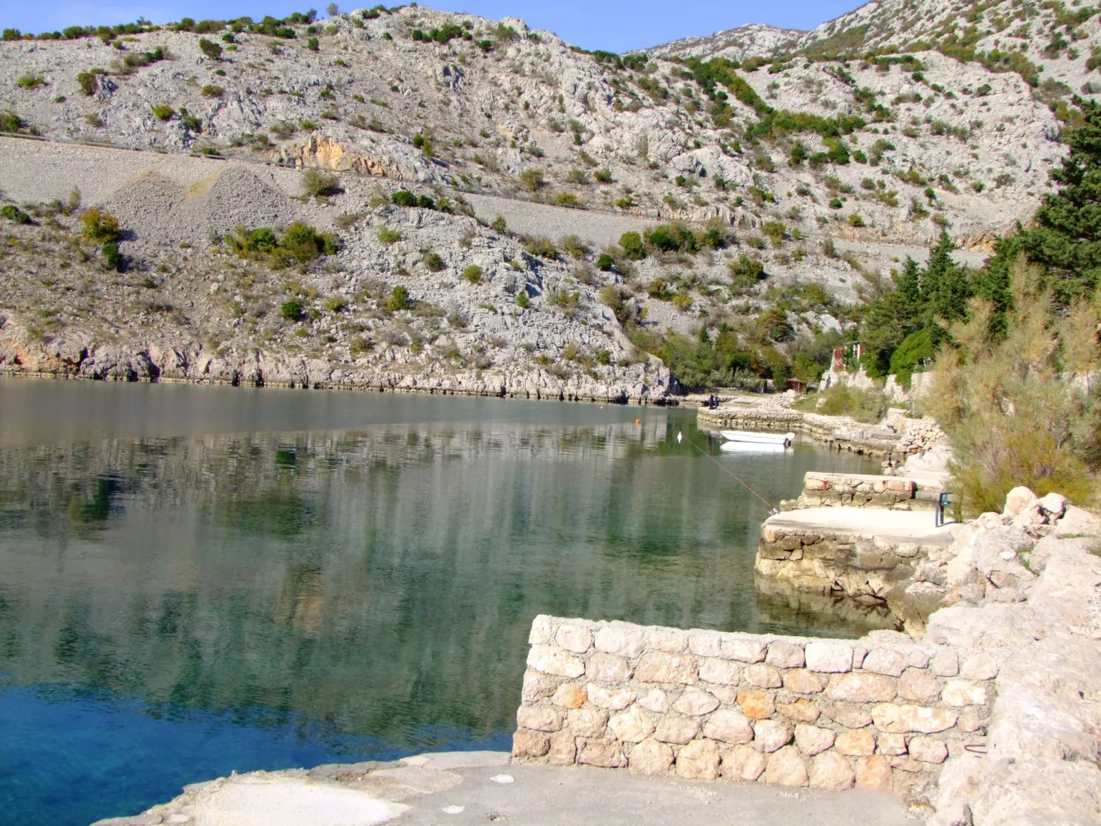 Mit Pool in Lukovo Sugarje - Buiten