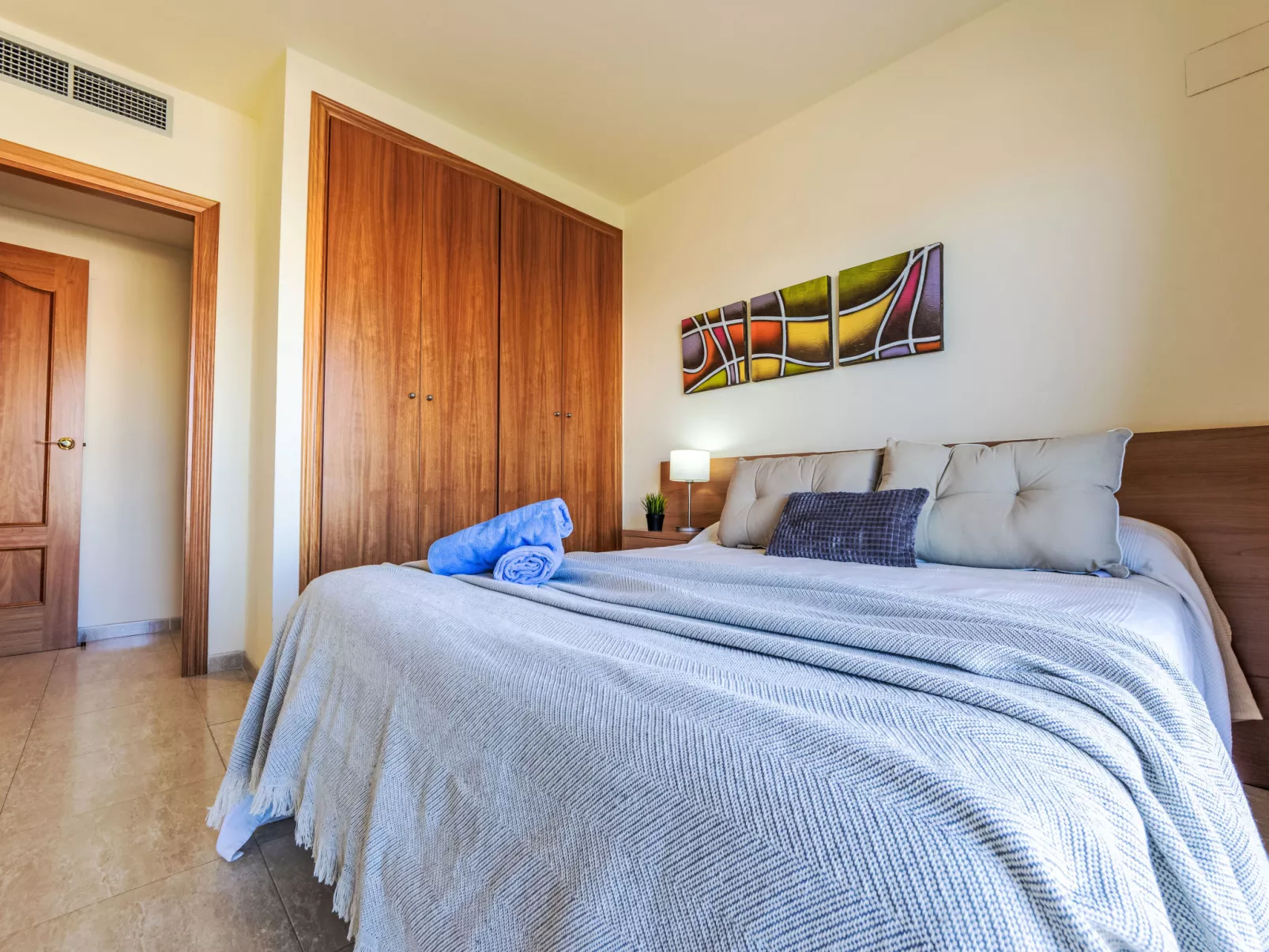 Golden Beach - Binnen