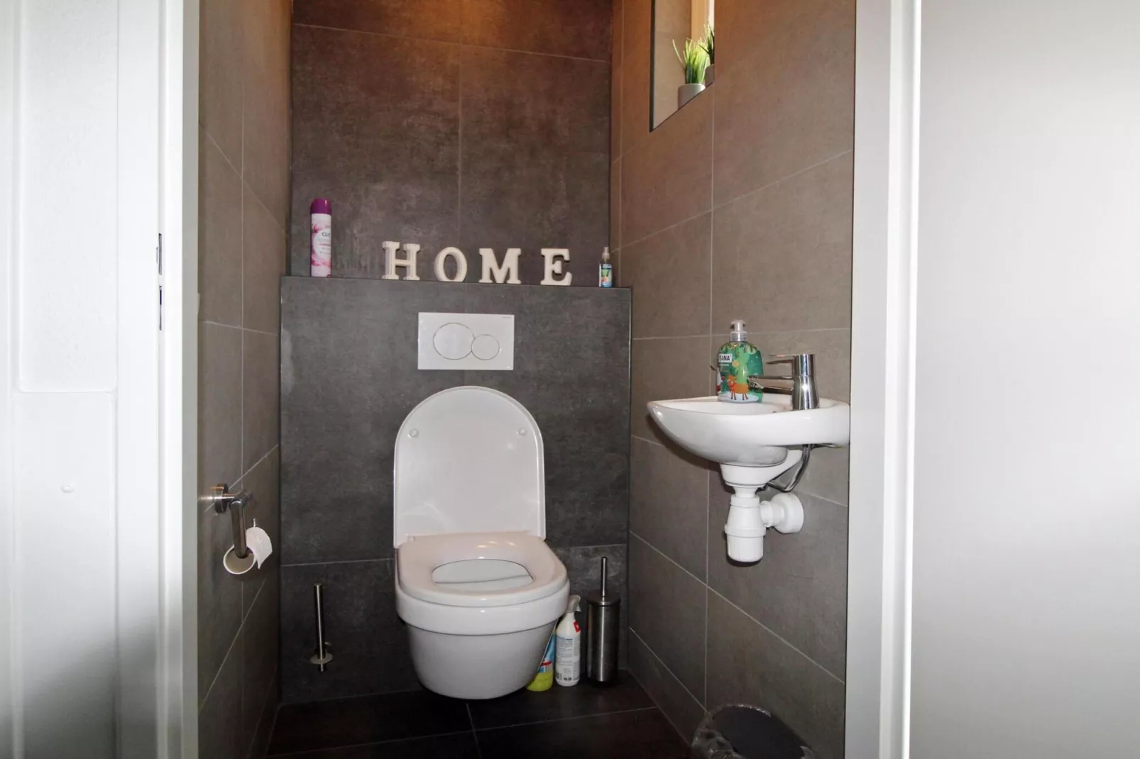 6 - Person Forest 28 Bungalow - Badkamer