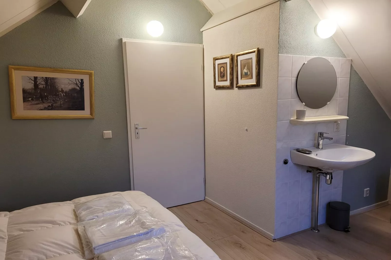 6 - Person Forest Pet & Family Bungalow - Slaapkamer