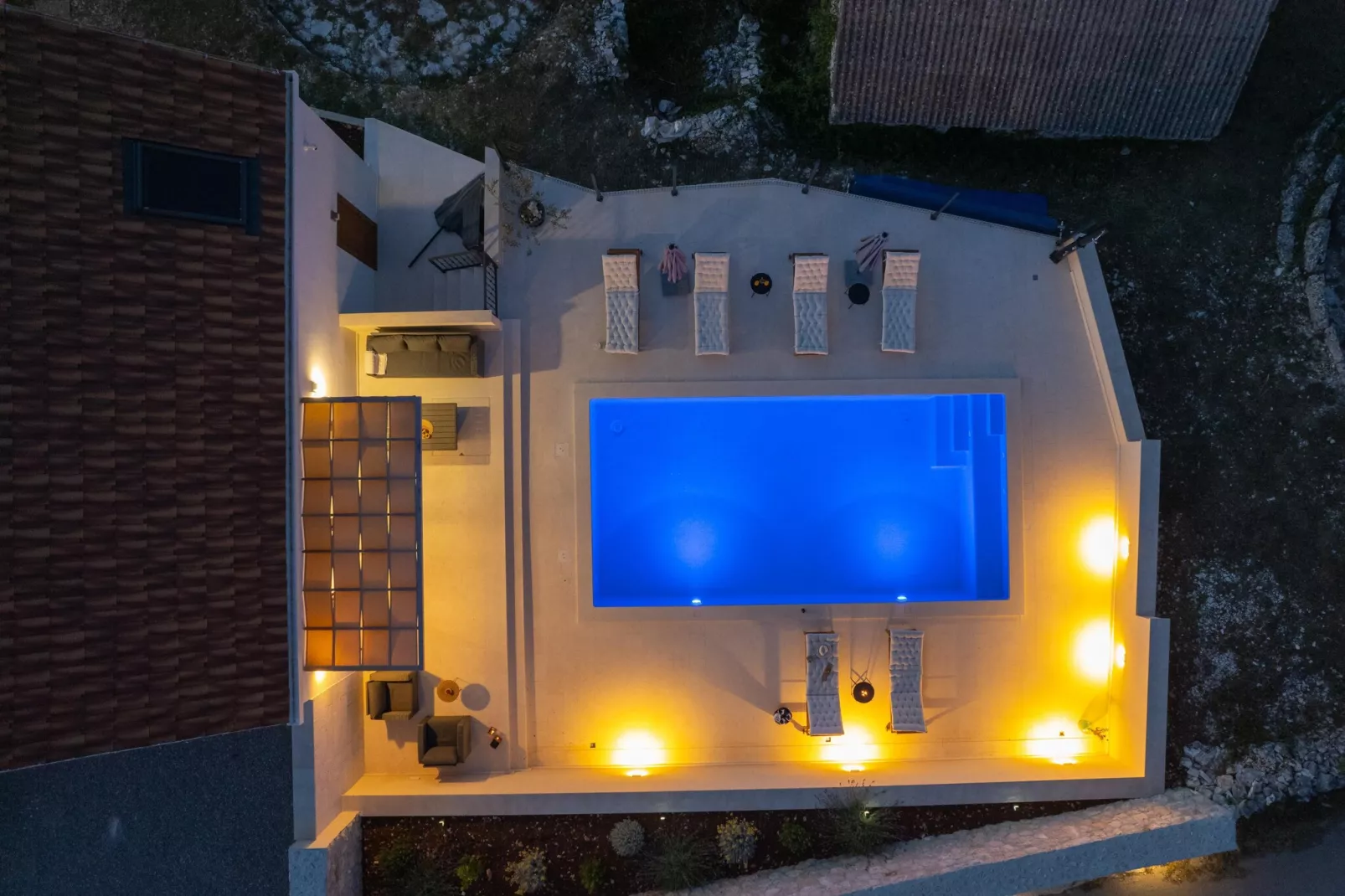 UNIQUE VILLA PIETRA - Zwembad