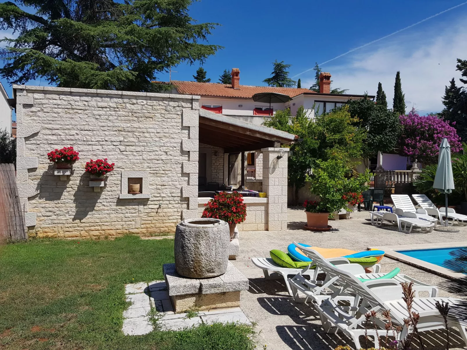 Wohnung mit Schwimmbad - Image-tags.info