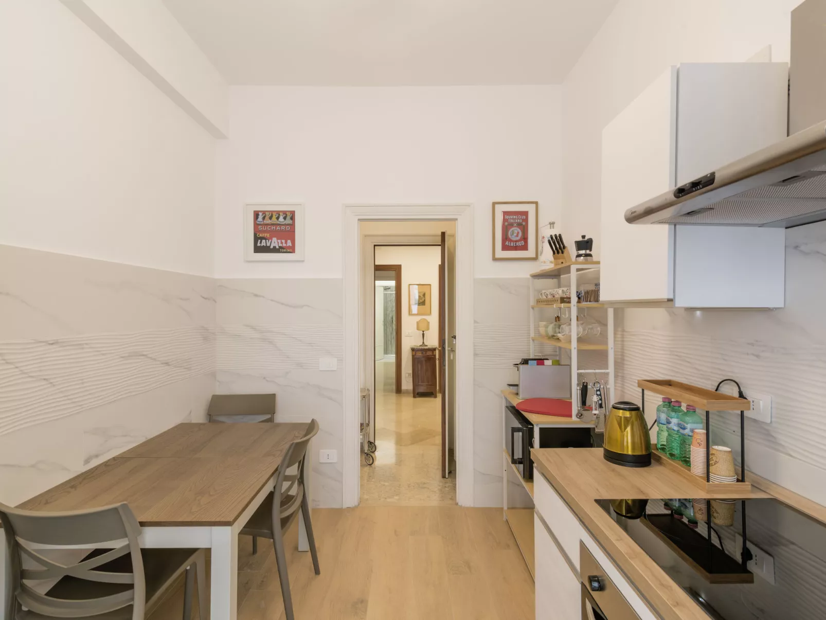 AMP Vatican Home - Binnen