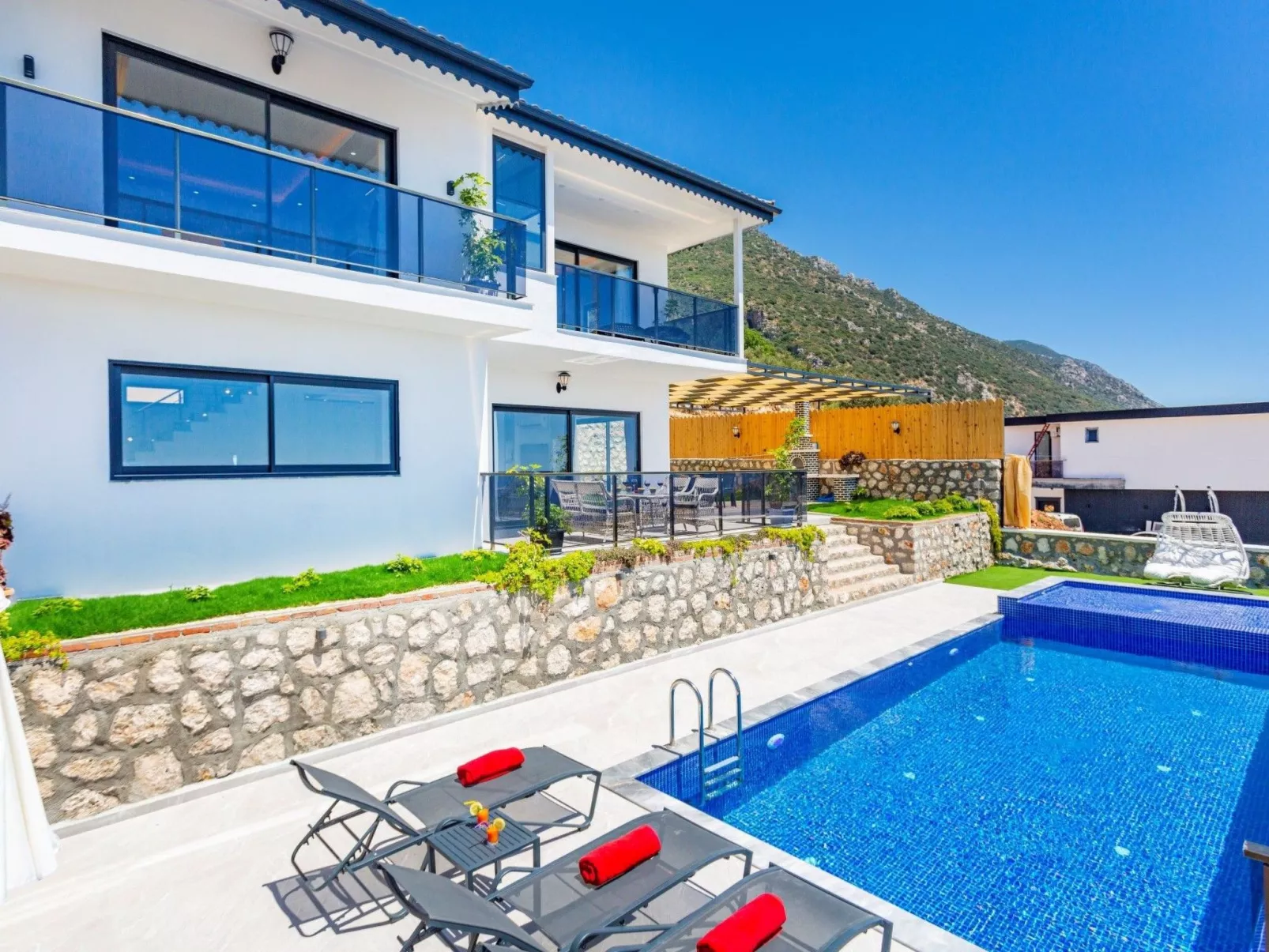 Villa Bajon mit Infinitypool und Meerblick - Buiten