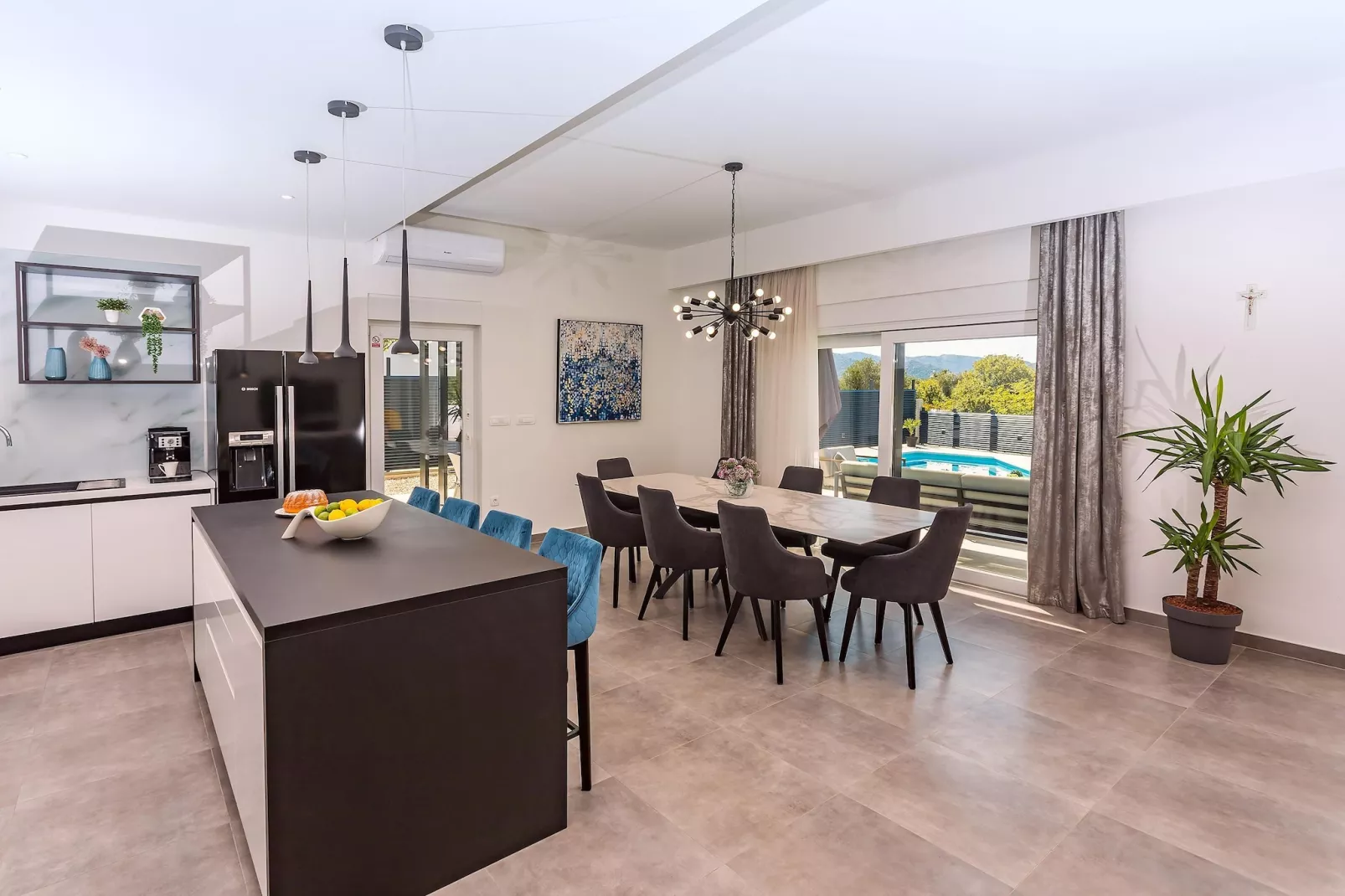 VILLA CASA MIA LUXURY RETREAT WITH SWIMMING POOL - Eetkamer