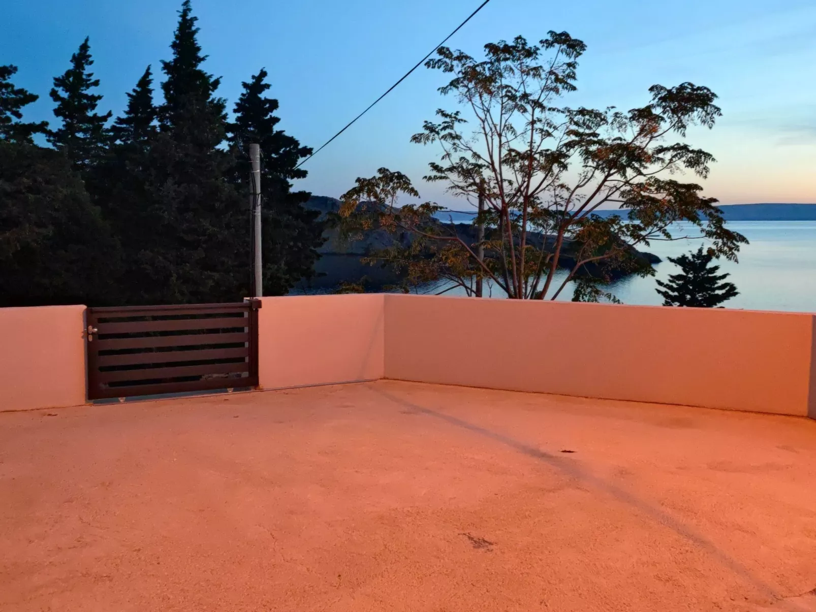 Mit Pool in Lukovo Sugarje - Buiten