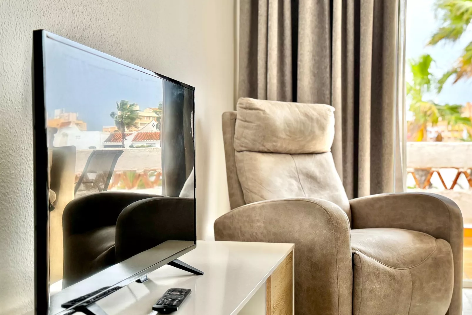 Golf Center 13 1-24 - Woonkamer