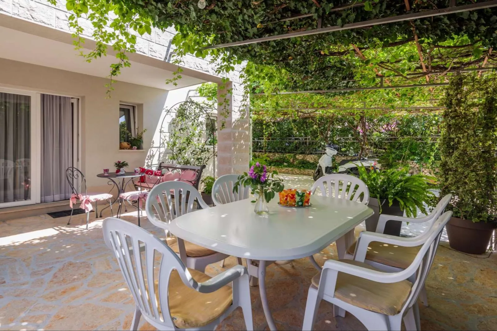 Apartment Oaza - Three Bedroom Apartment with Terrace and Sea View - Buitenlucht