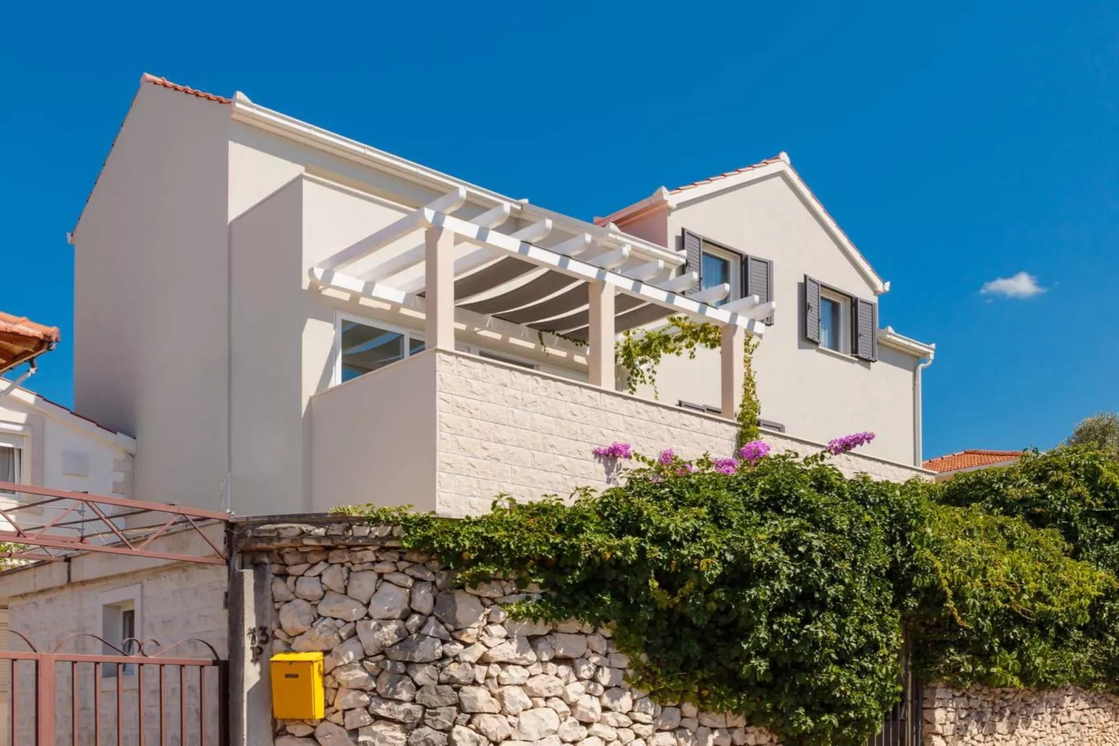 Apartment Oaza - Three Bedroom Apartment with Terrace and Sea View - Buitenlucht