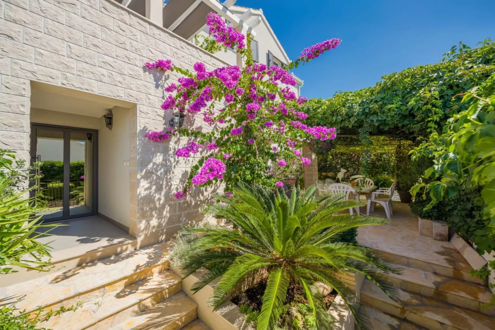 Apartment Oaza - Three Bedroom Apartment with Terrace and Sea View - Buitenlucht