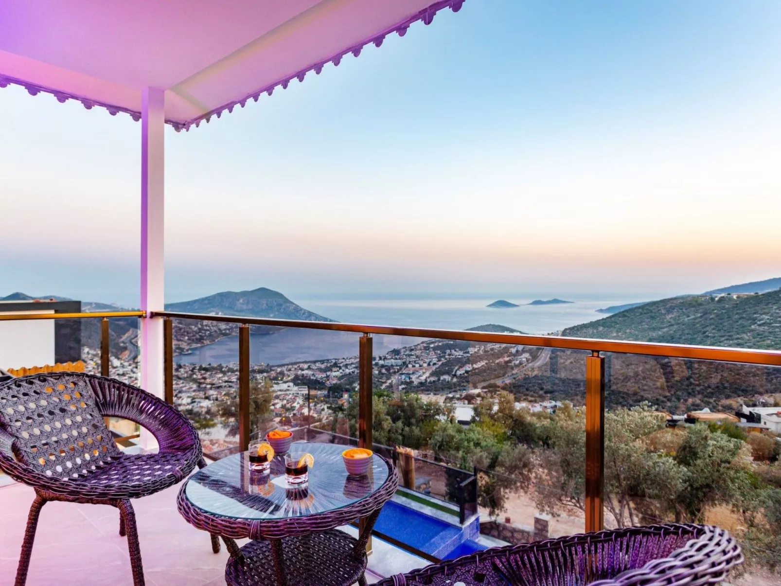 Villa Bajon mit Infinitypool und Meerblick - Buiten
